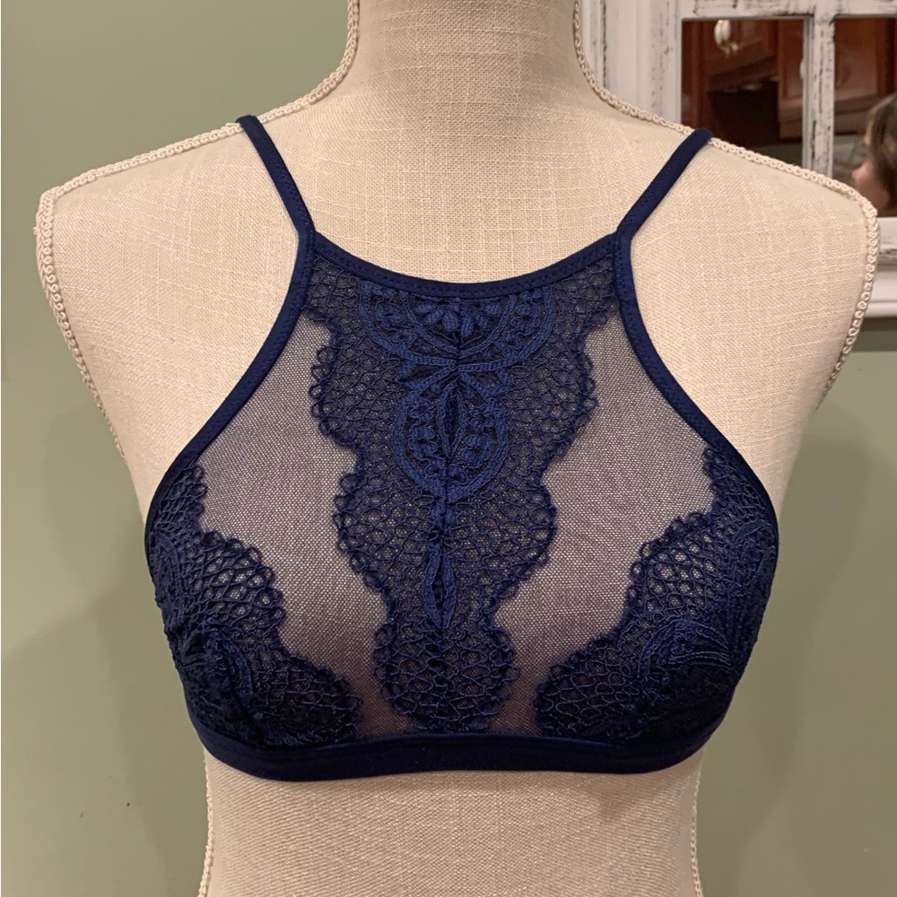 Victoria’s Secret Navy Lace Bralette. Sz XS.